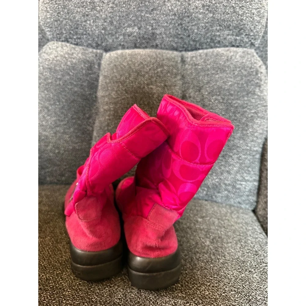 Coach Signature Puffer Snow Boots Fuchsia Pink‎ Women's Size 7.5B